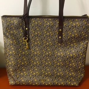 fossil tote